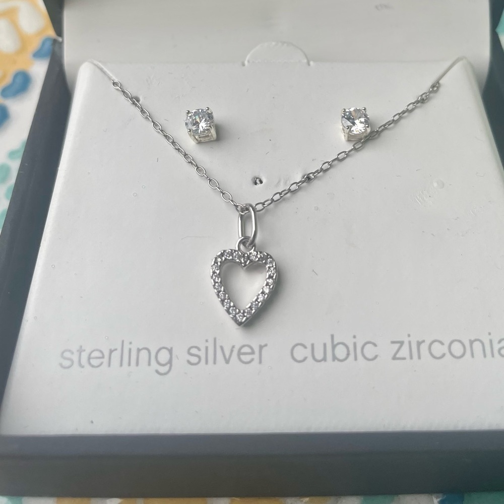 Sterling Silver & Cubic Zirconia 💕 Heart Necklace with earrings - Picture 3 of 10